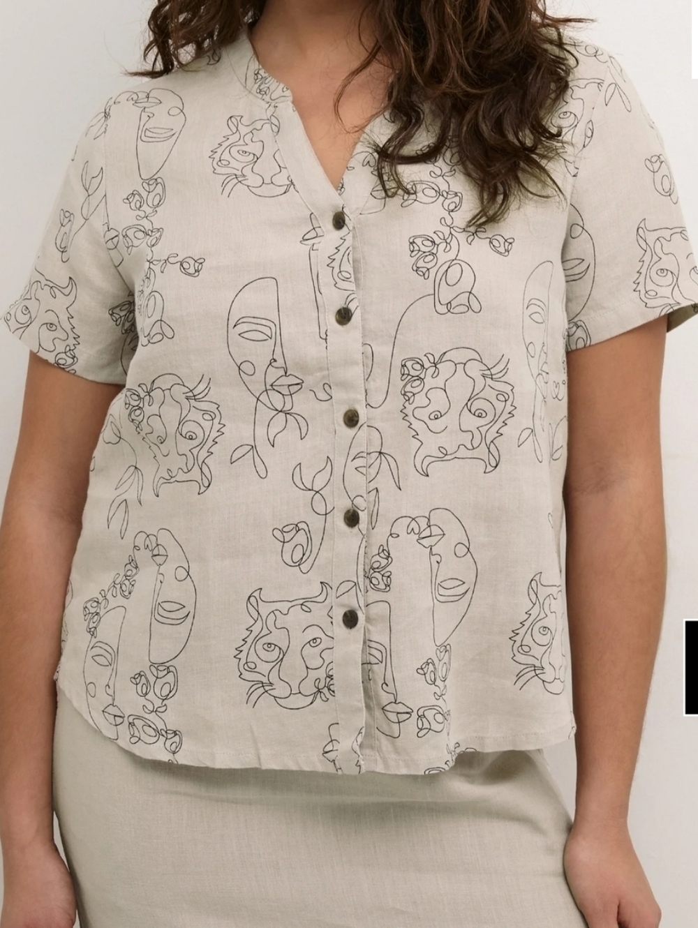 CREAM CR BELLIS FACE PRINT NATURE LINEN TOP SZ L/XL